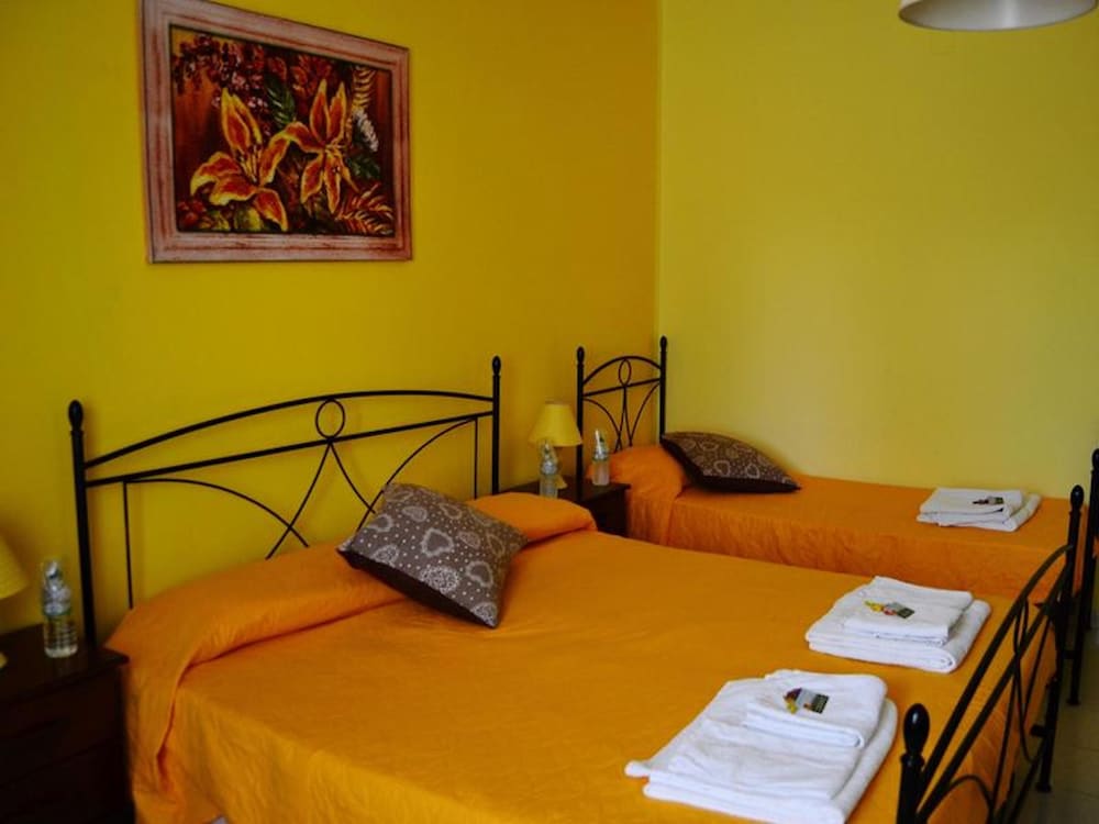 room in bandb suite rosa bandb s elia
