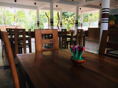 alikele hotel sigiriya