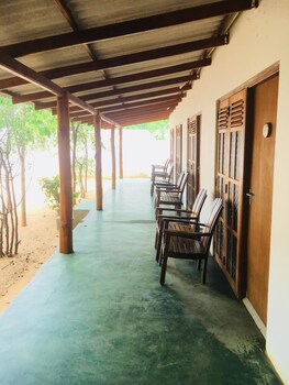 alikele hotel sigiriya