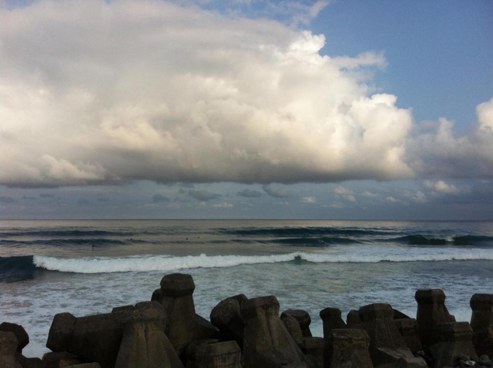 donghe hostel and surf shop