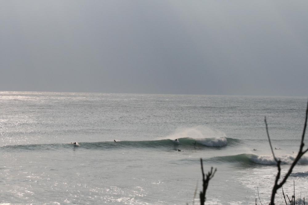 donghe hostel and surf shop