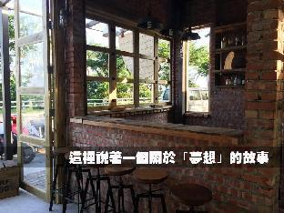 donghe hostel and surf shop