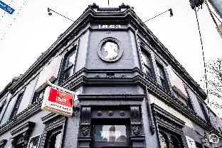 queen victoria hostel