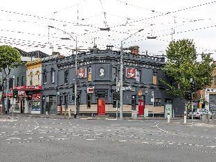 queen victoria hostel