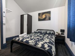 queen victoria hostel