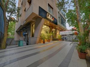 collection o 76358 kapil residency parage chowk