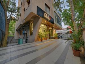 collection o 76358 kapil residency parage chowk