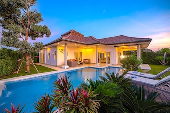 modern 3 bedroom pool villa mp67