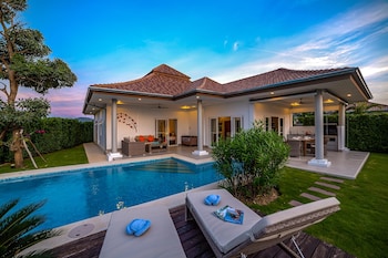 modern 3 bedroom pool villa mp67