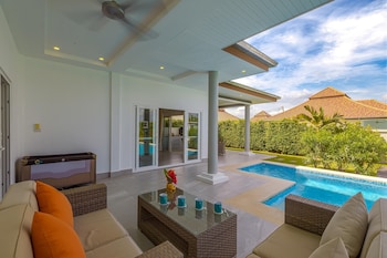 modern 3 bedroom pool villa mp67