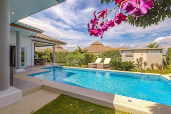 modern 3 bedroom pool villa mp67