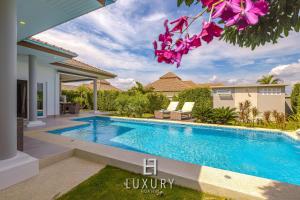 modern 3 bedroom pool villa mp67