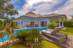 modern 3 bedroom pool villa mp67