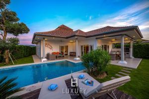 modern 3 bedroom pool villa mp67