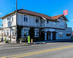 Comfort Inn Westshore Beach,,3 star