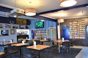 Comfort Inn Westshore Beach,,3 star