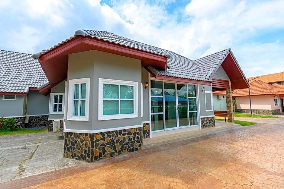 avarin resort