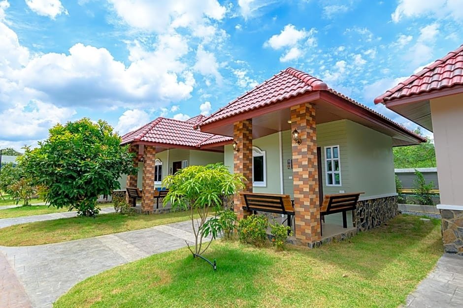 avarin resort