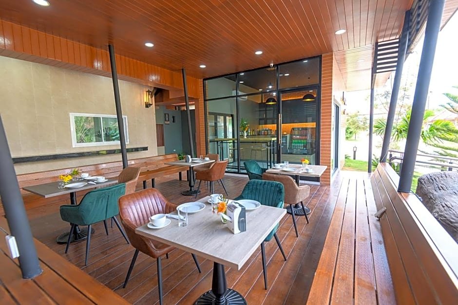 avarin resort