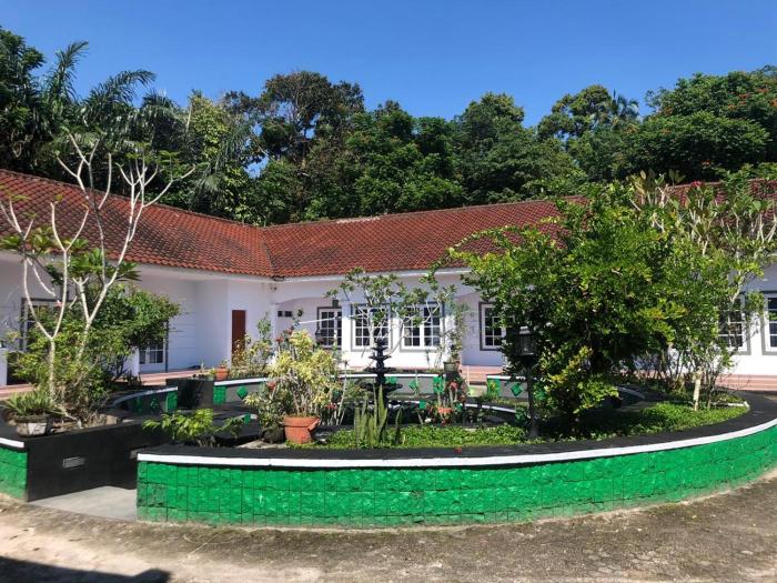 hotel purnama lenggang
