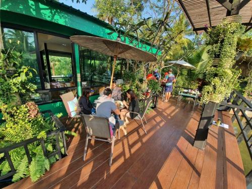 bansuannaifun talad nam ampawa