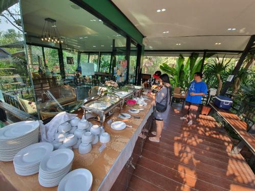 bansuannaifun talad nam ampawa