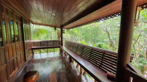 bansuannaifun talad nam ampawa