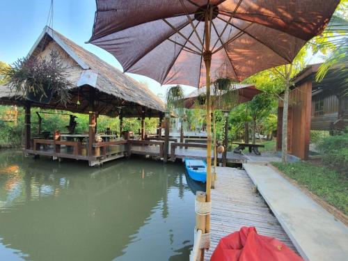 bansuannaifun talad nam ampawa