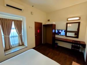 cozzy motel