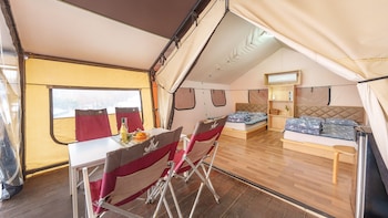 gapyeong captain caravan glamping