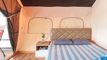 gapyeong captain caravan glamping