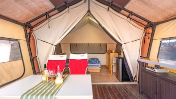 gapyeong captain caravan glamping