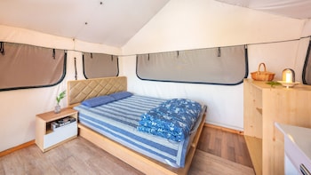 gapyeong captain caravan glamping