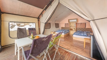 gapyeong captain caravan glamping