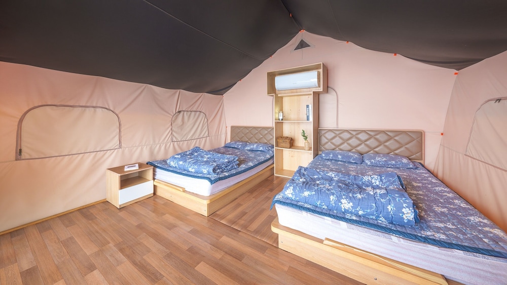 gapyeong captain caravan glamping