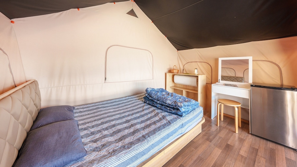 gapyeong captain caravan glamping