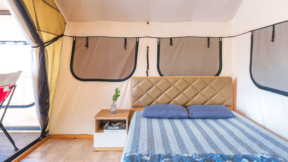 gapyeong captain caravan glamping