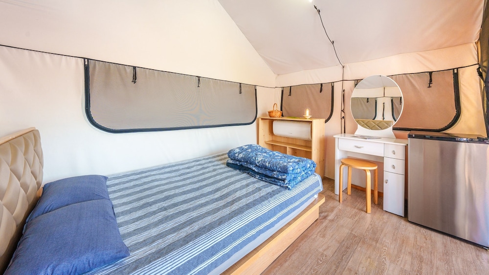 gapyeong captain caravan glamping