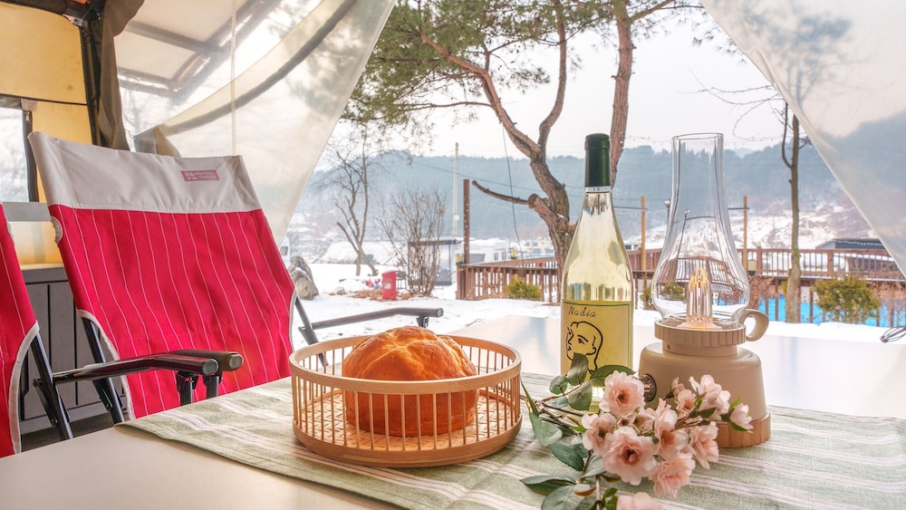 gapyeong captain caravan glamping