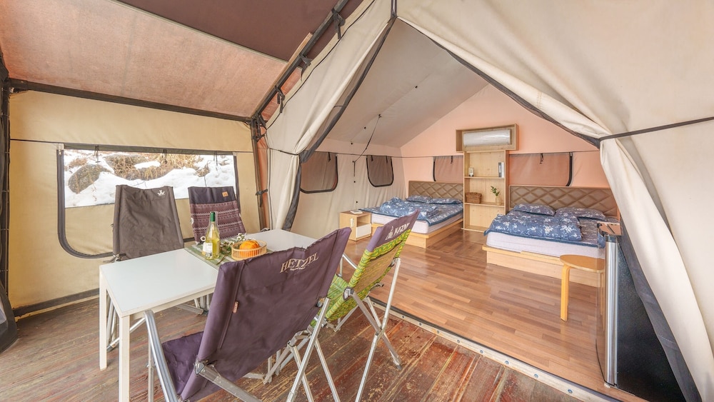 gapyeong captain caravan glamping