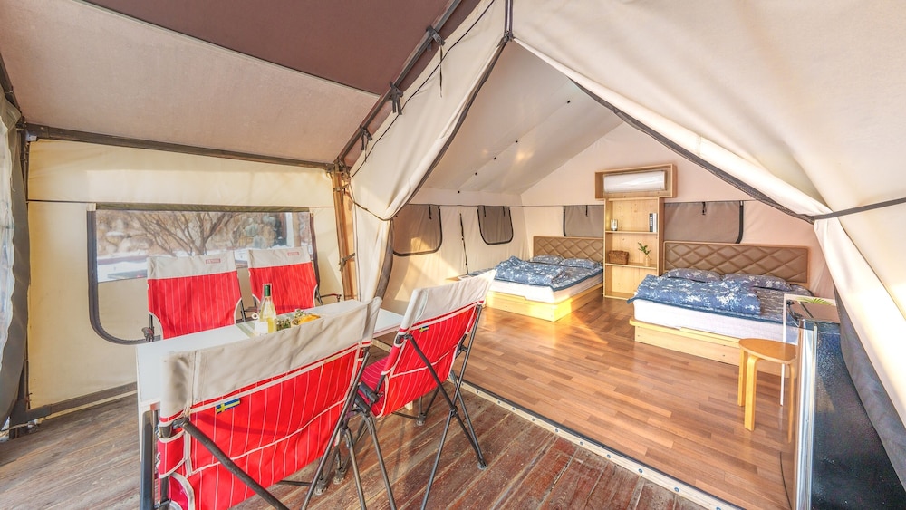 gapyeong captain caravan glamping