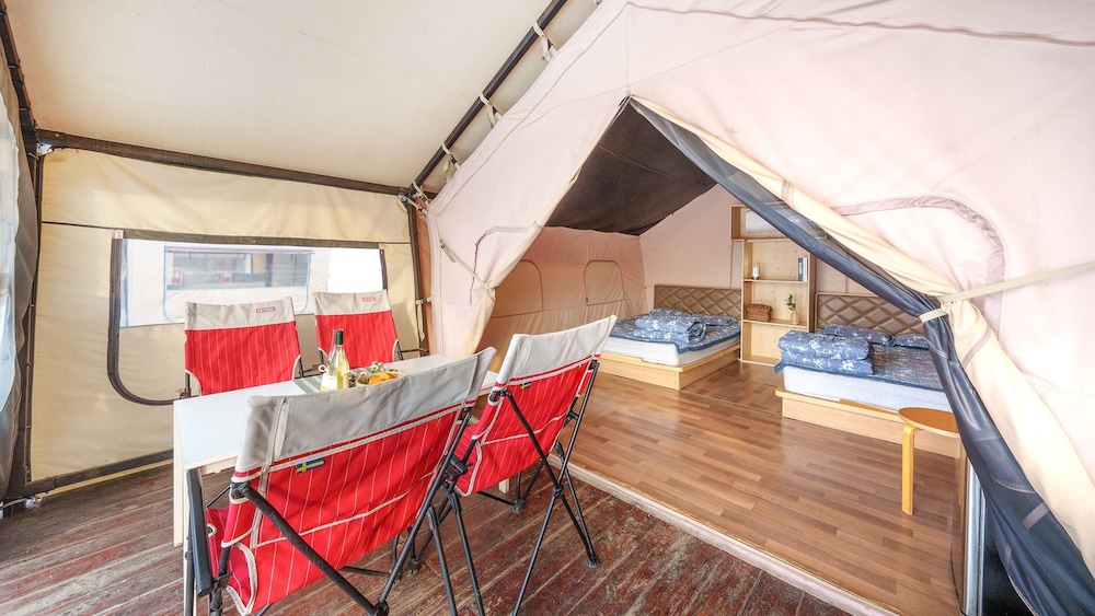gapyeong captain caravan glamping