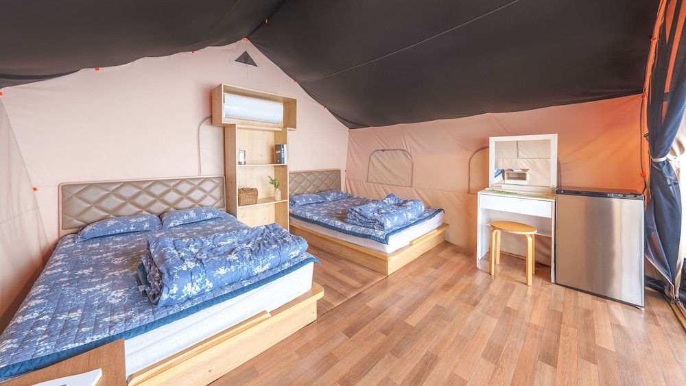 gapyeong captain caravan glamping