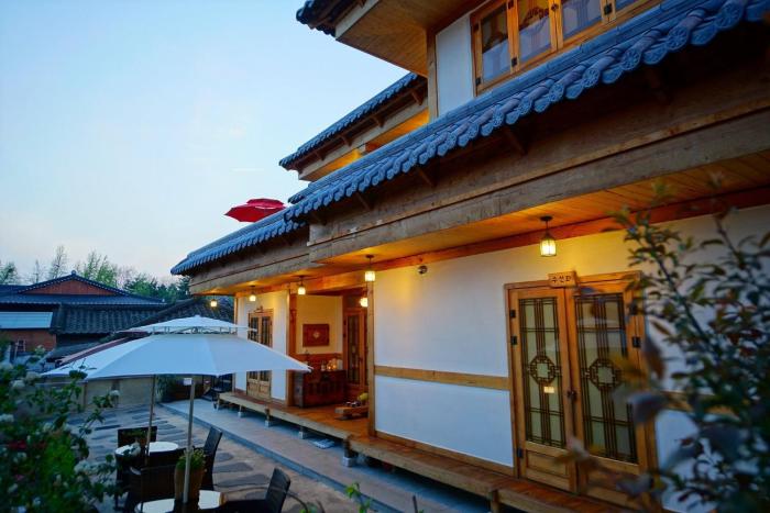 jeonju dwaejikkum hanok