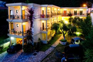 hotel loukas vrachos