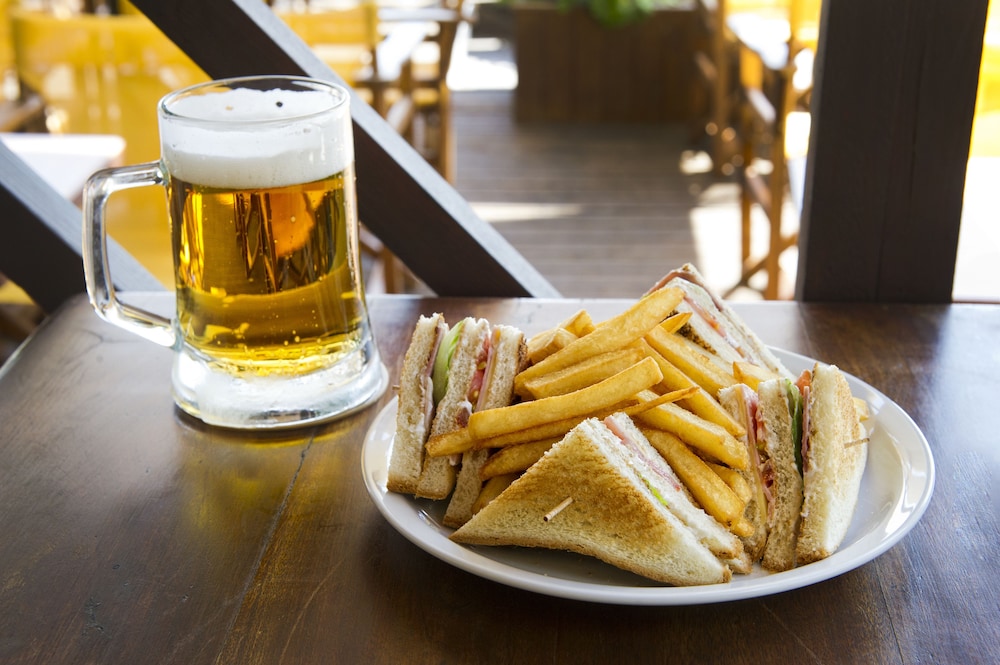 hotel loukas vrachos