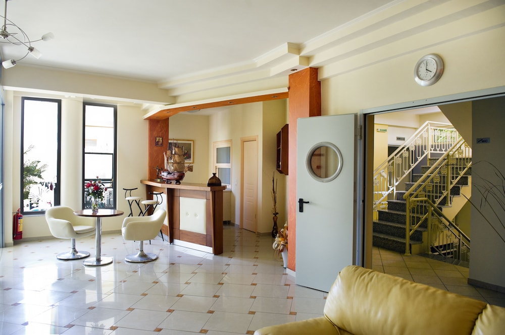 hotel loukas vrachos