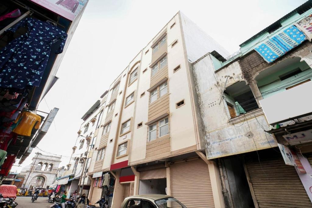 Hotel O Aroma Classic Near Nampally Main Railway Station,India>>Hyderabad,3 star