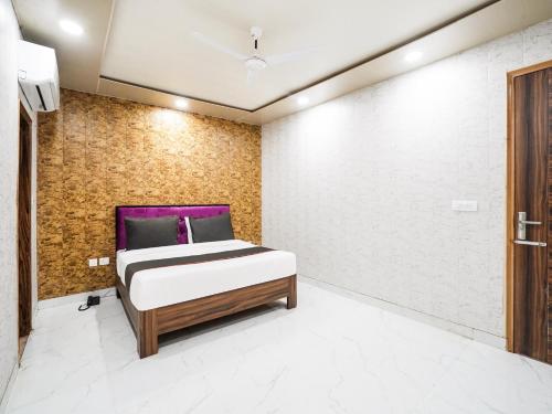 Collection O 75260 Hotel Howdy,Delhi>>Ballabgarh,3 star
