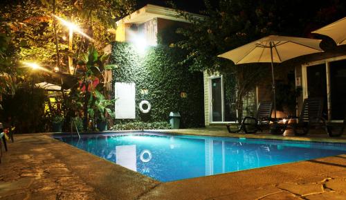 jaco lodge adults only